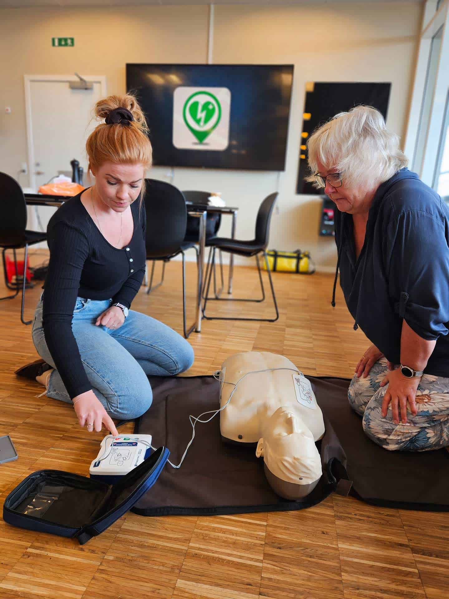 Bliv tryg i hverdagen med førstehjælpskursus til erhverv